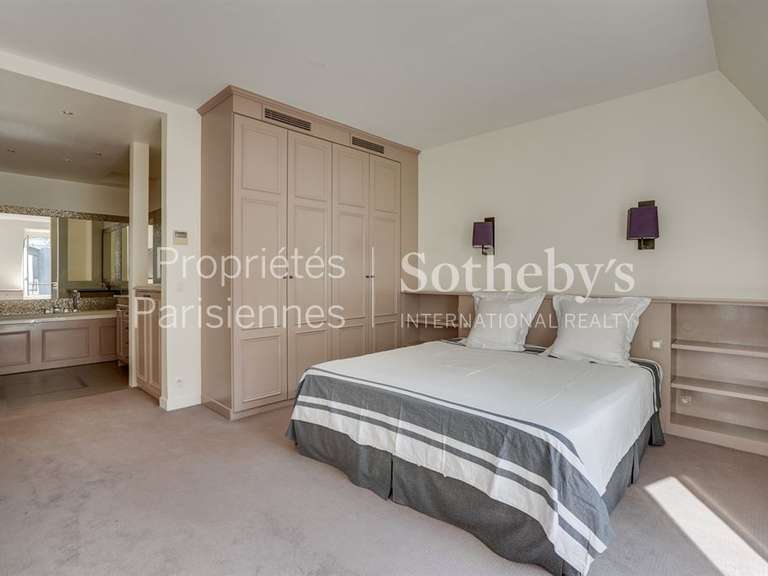 Appartement Paris 8e - 3 chambres - 145m²