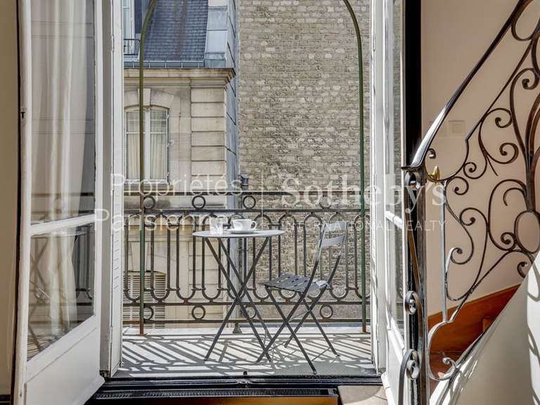 Appartement Paris 8e - 3 chambres - 145m²
