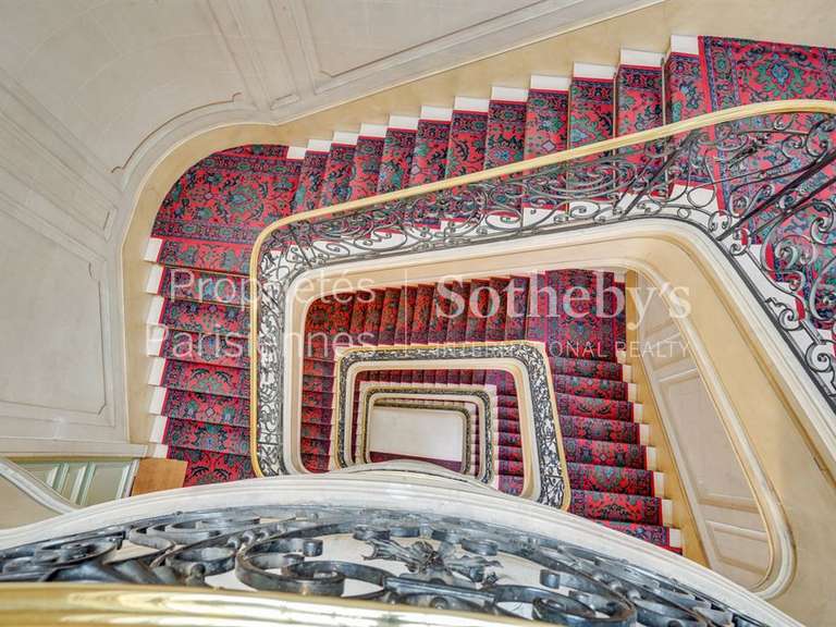 Appartement Paris 8e - 3 chambres - 145m²