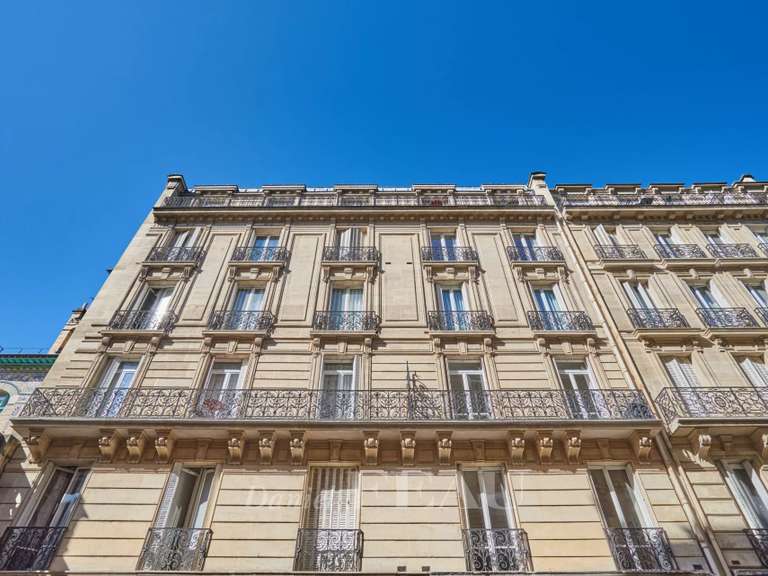 Appartement Paris 8e - 1 chambre - 74m²