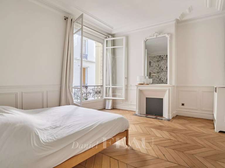 Appartement Paris 8e - 1 chambre - 74m²