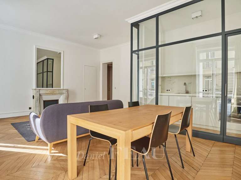 Appartement Paris 8e - 1 chambre - 74m²