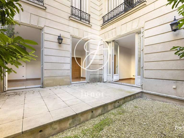 Apartment Paris 8e - 2 bedrooms - 71m²