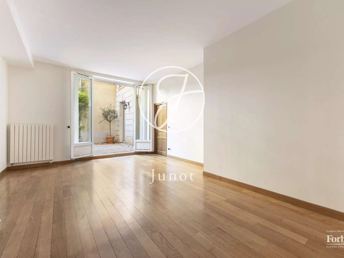 Apartment Paris 8e