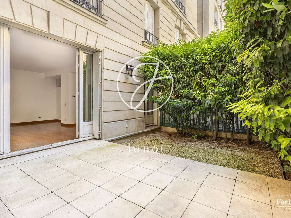 Apartment Paris 8e