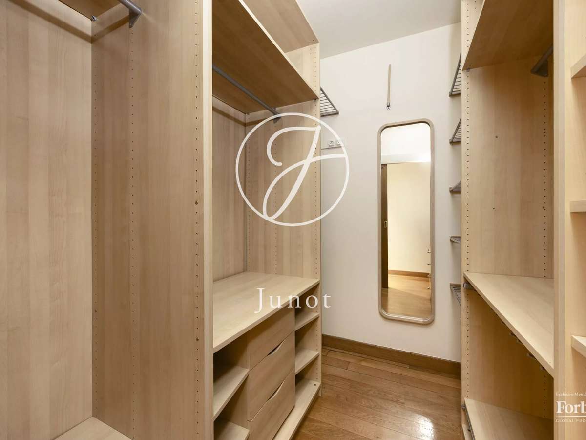 Apartment Paris 8e