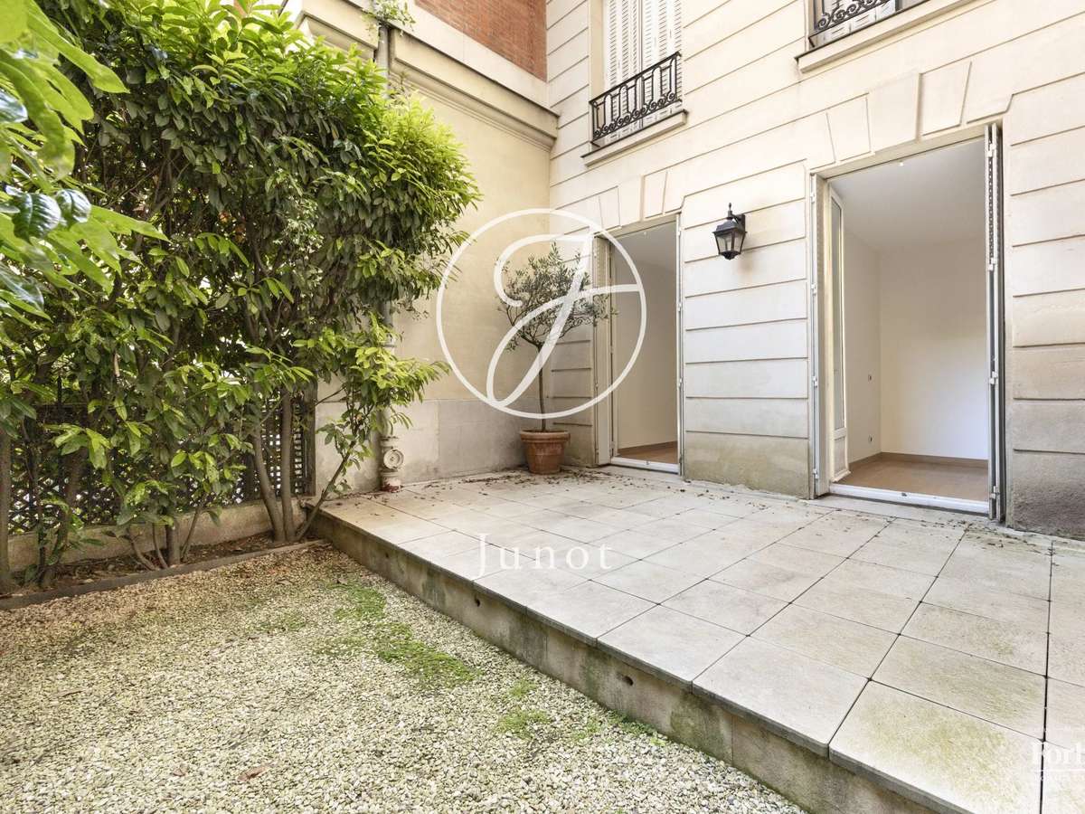 Apartment Paris 8e