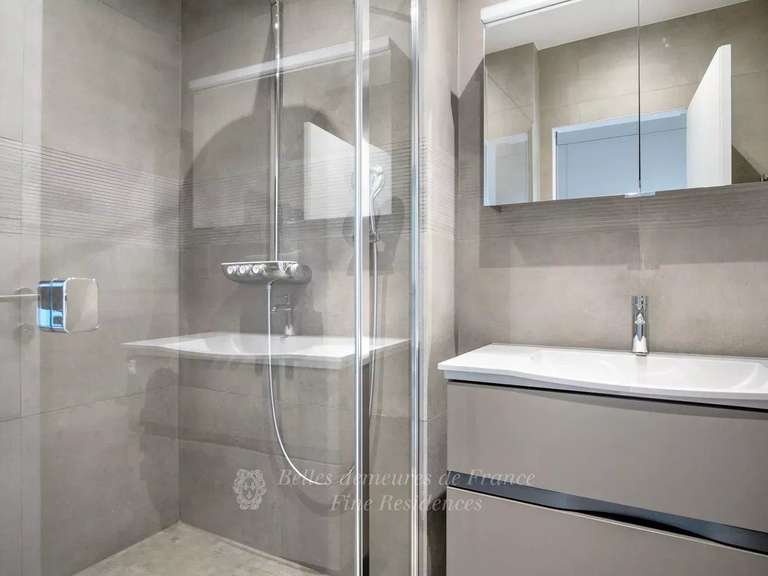 Appartement Paris 8e - 2 chambres - 58m²
