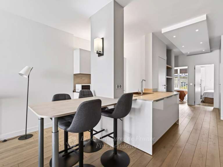 Appartement Paris 8e - 2 chambres - 58m²