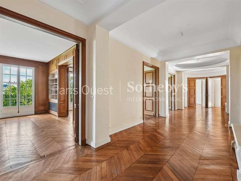 Appartement Paris 8e - 4 chambres - 250m²