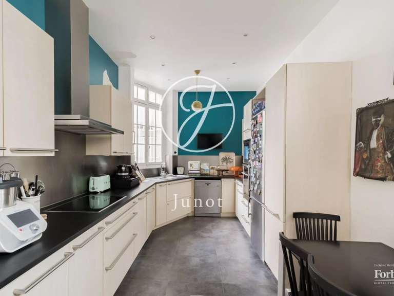 Appartement Paris 8e - 4 chambres - 168m²