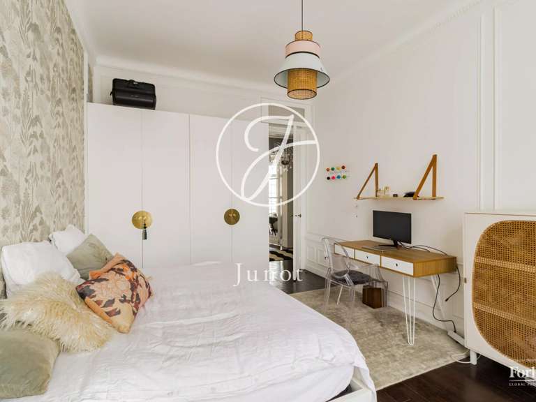 Appartement Paris 8e - 4 chambres - 168m²