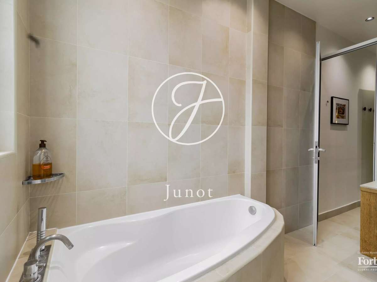 Apartment Paris 8e
