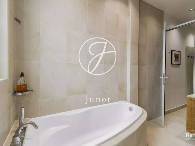 Appartement Paris 8e - 4 chambres - 168m²