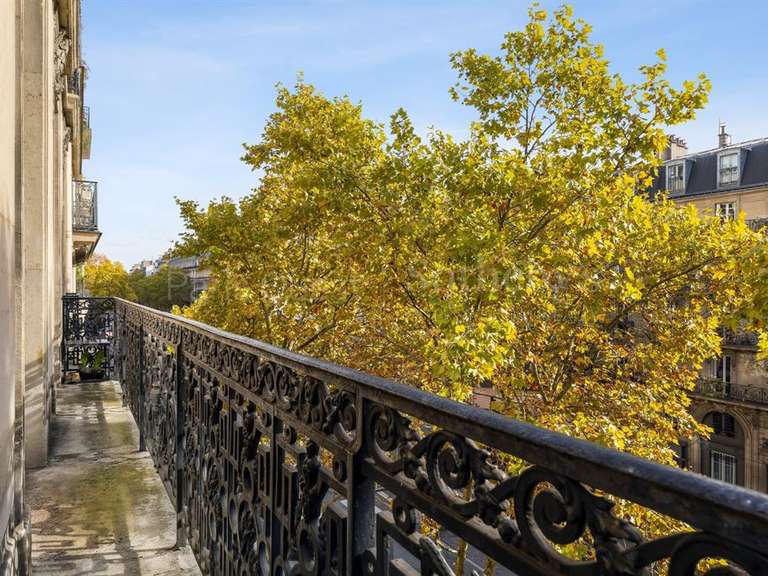 Appartement Paris 8e - 3 chambres - 197m²