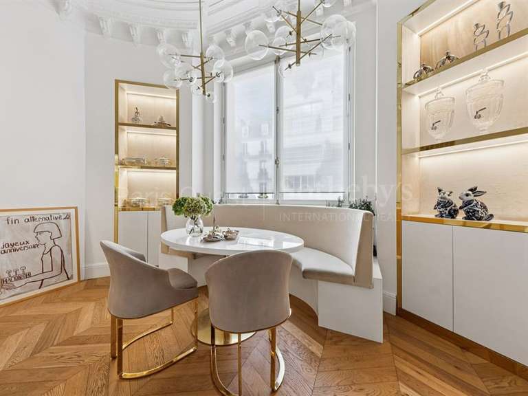 Appartement Paris 8e - 3 chambres - 197m²