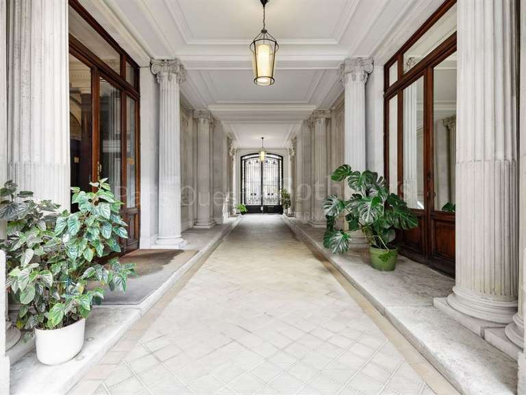 Appartement Paris 8e - 3 chambres - 197m²