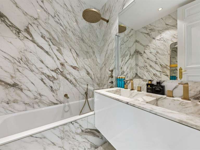 Appartement Paris 8e - 3 chambres - 197m²
