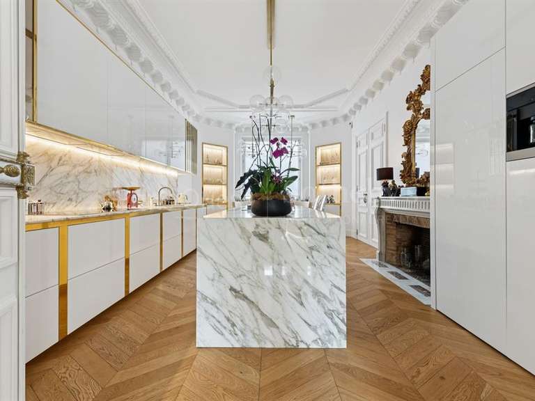 Appartement Paris 8e - 3 chambres - 197m²