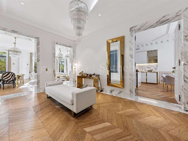 Appartement Paris 8e - 3 chambres - 197m²