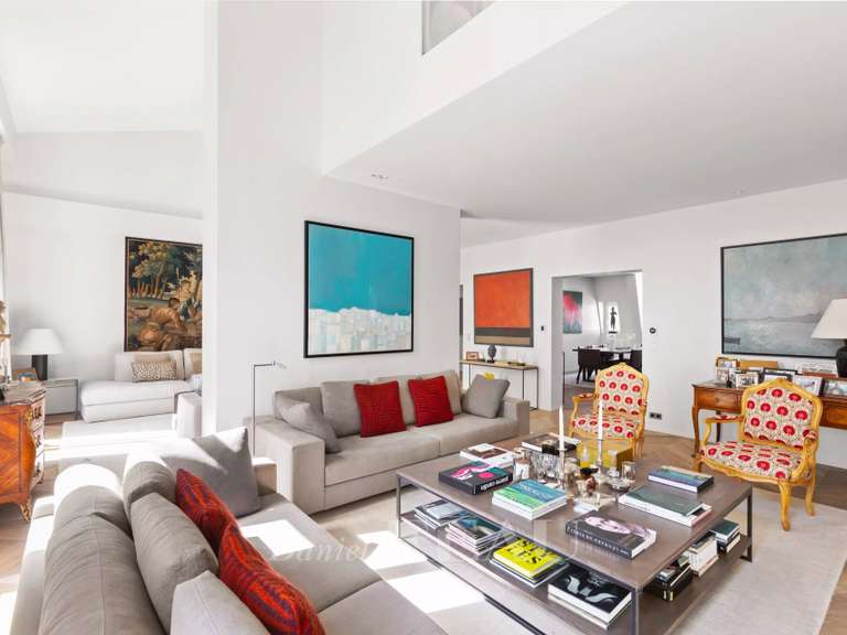 Appartement Paris 8e - 2 chambres - 191m²