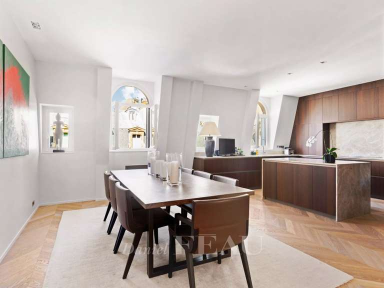 Appartement Paris 8e - 2 chambres - 191m²