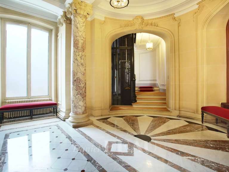 Apartment Paris 8e - 2 bedrooms - 239m²