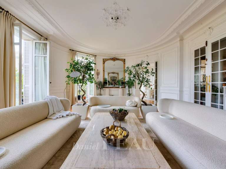Apartment Paris 8e - 2 bedrooms - 239m²