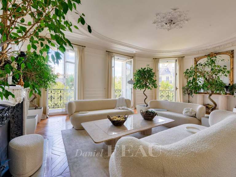 Apartment Paris 8e - 2 bedrooms - 239m²