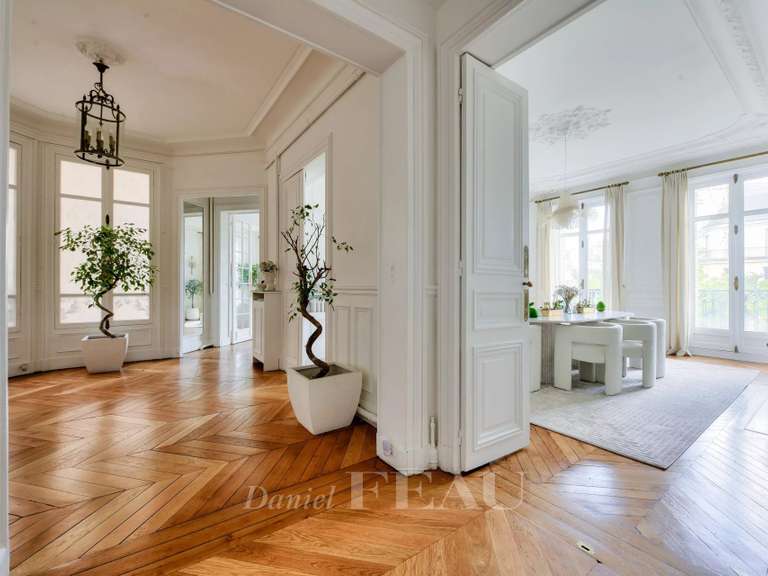 Apartment Paris 8e - 2 bedrooms - 239m²