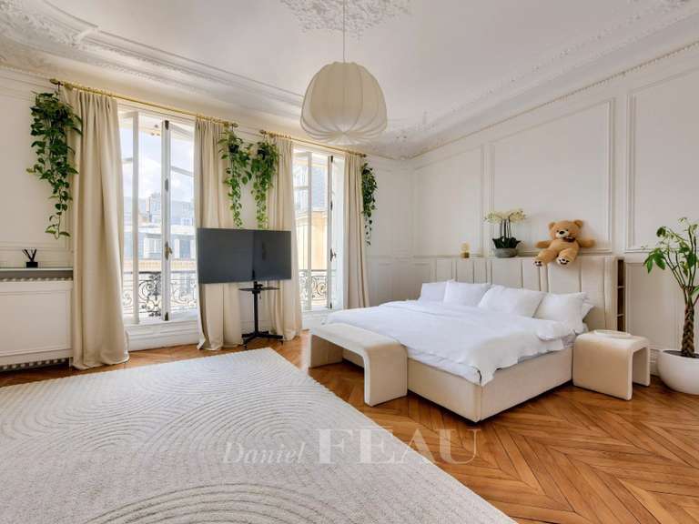 Apartment Paris 8e - 2 bedrooms - 239m²