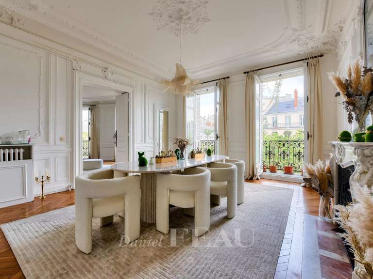 Apartment Paris 8e - 2 bedrooms - 239m²
