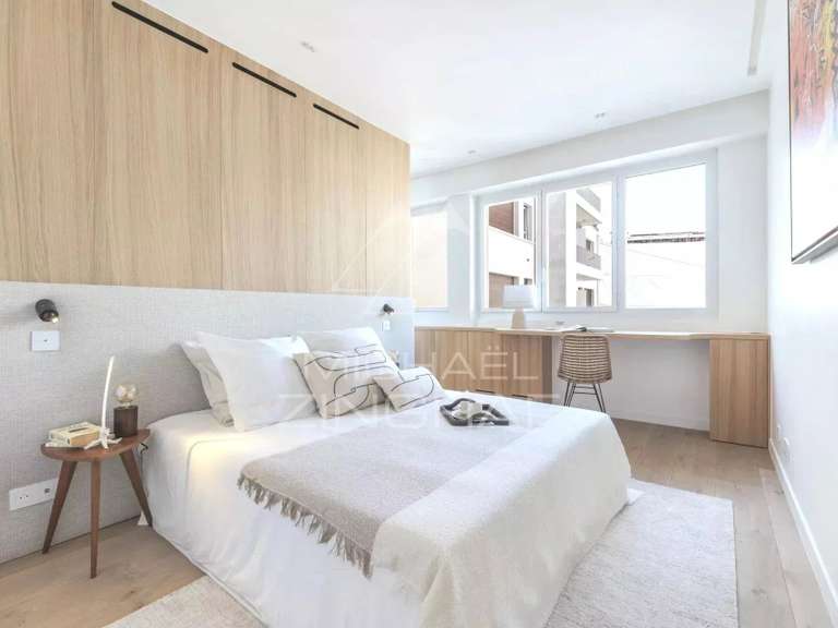 Appartement Paris 8e - 1 chambre - 80m²