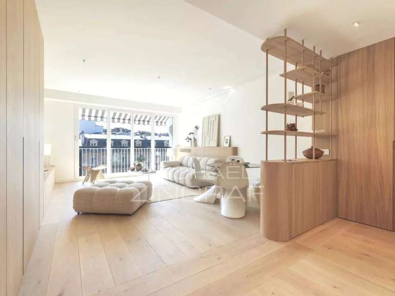 Appartement Paris 8e - 1 chambre - 80m²
