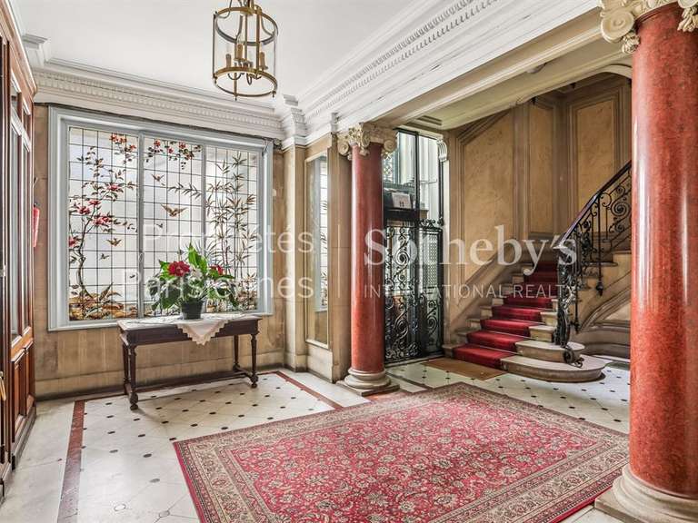 Appartement Paris 8e - 2 chambres - 91m²