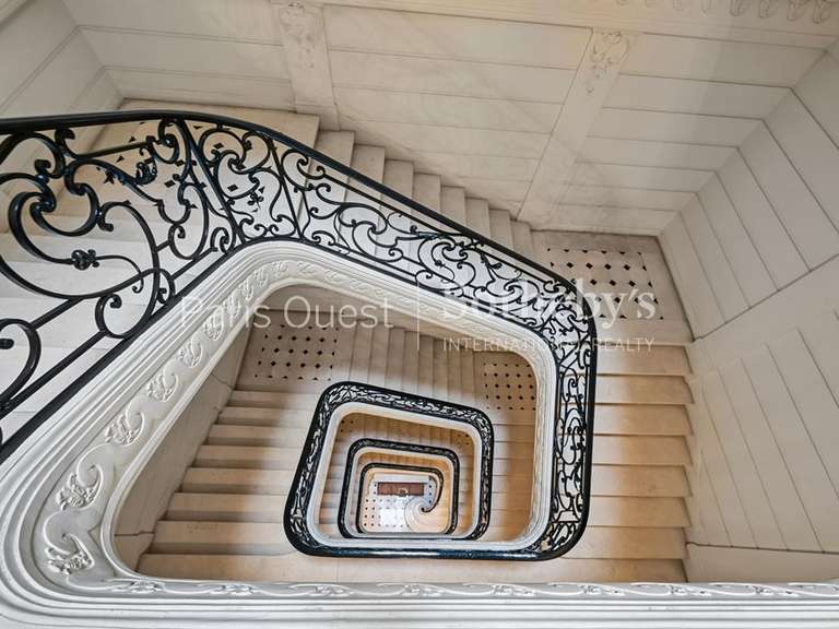 Appartement Paris 8e - 4 chambres - 265m²
