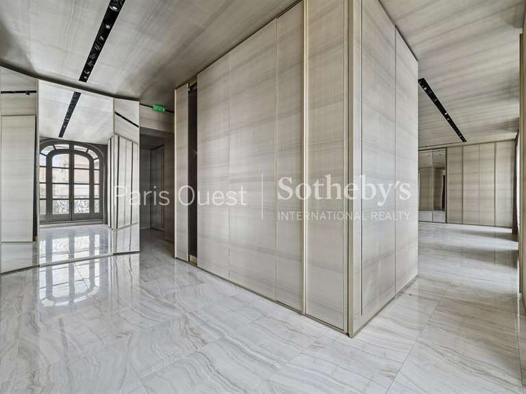 Appartement Paris 8e - 4 chambres - 265m²