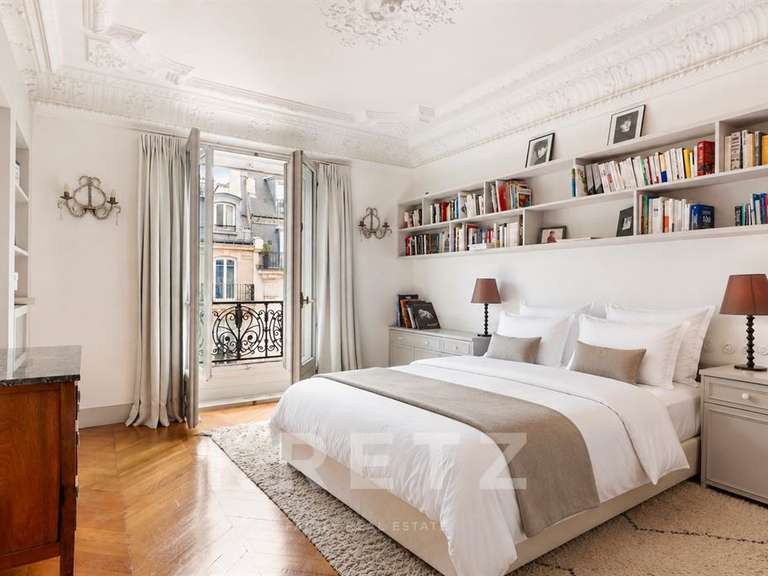 Appartement Paris 8e - 4 chambres - 182m²