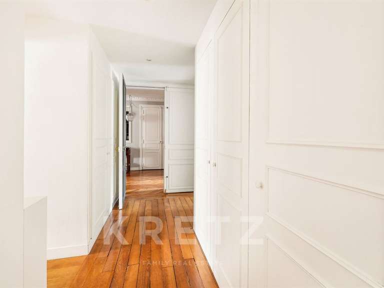 Appartement Paris 8e - 4 chambres - 182m²
