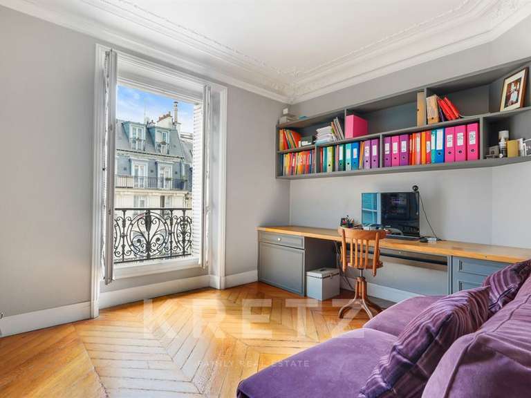 Appartement Paris 8e - 4 chambres - 182m²