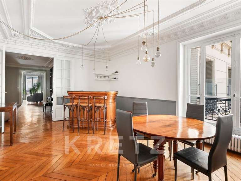 Appartement Paris 8e - 4 chambres - 182m²