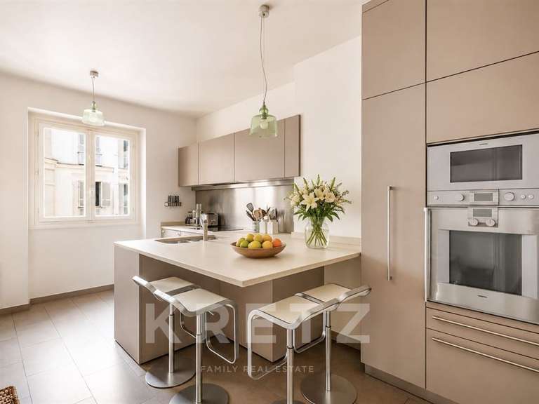 Appartement Paris 8e - 4 chambres - 182m²