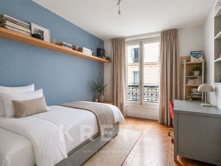 Appartement Paris 8e - 4 chambres - 182m²
