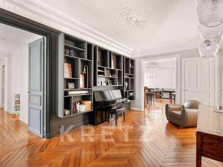 Appartement Paris 8e - 4 chambres - 182m²