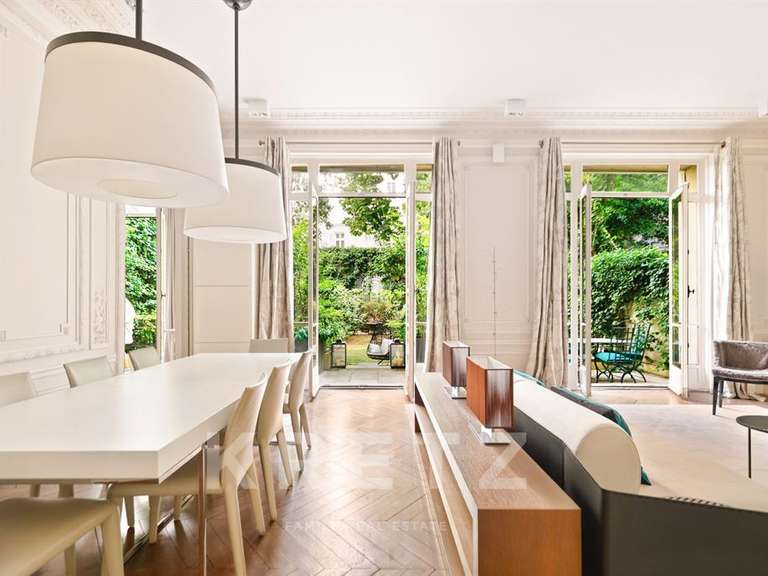 Appartement Paris 8e - 4 chambres - 315m²