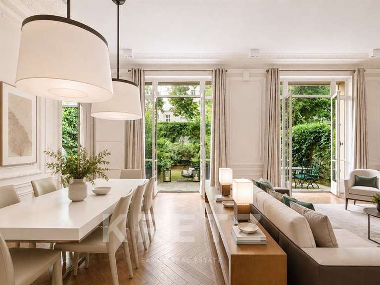 Appartement Paris 8e - 4 chambres - 315m²