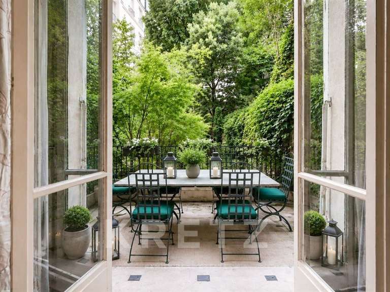 Appartement Paris 8e - 4 chambres - 315m²