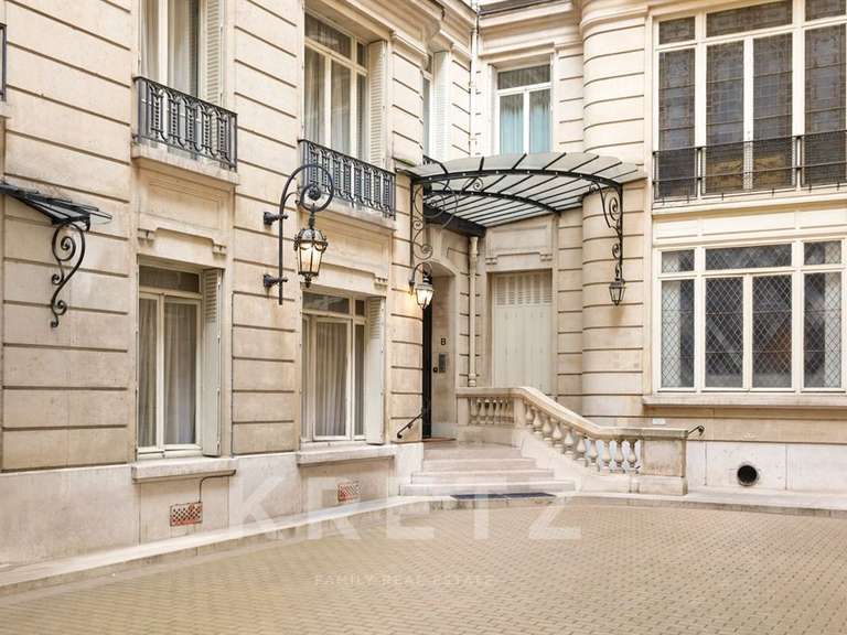 Appartement Paris 8e - 4 chambres - 315m²