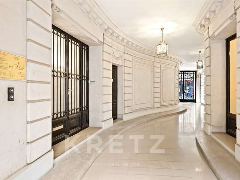 Appartement Paris 8e - 4 chambres - 315m²