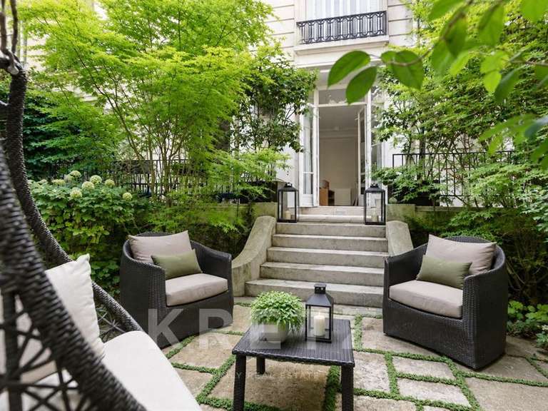 Appartement Paris 8e - 4 chambres - 315m²